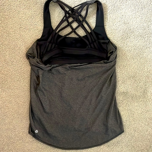 Lulu tank with sports bra attached - Picture 2 of 4